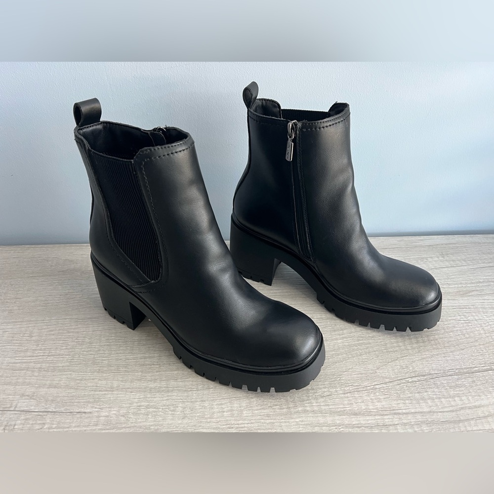 Aqua College Women's Raine Waterproof Chelsea Boots Size 9